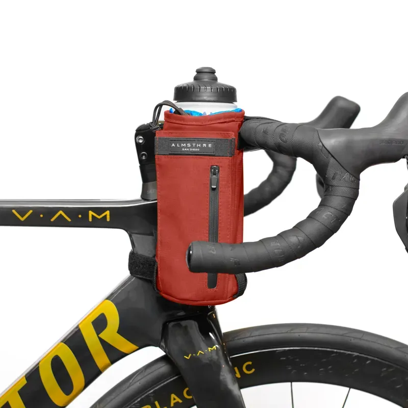 Almsthre Stem Feed Bag 1.6L in Rust Red