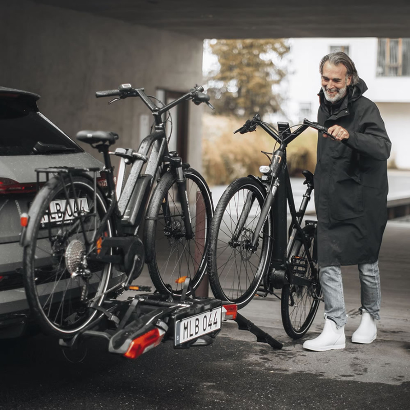 Thule Epos Hitch Bike Rack w/ Lights and High Grade Lock: 1.25/2in. Receiver - 2-Bike-4