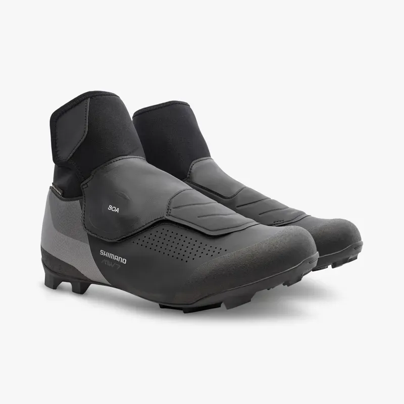 Shimano SH-MW702 Bicycle Shoes in Black-1