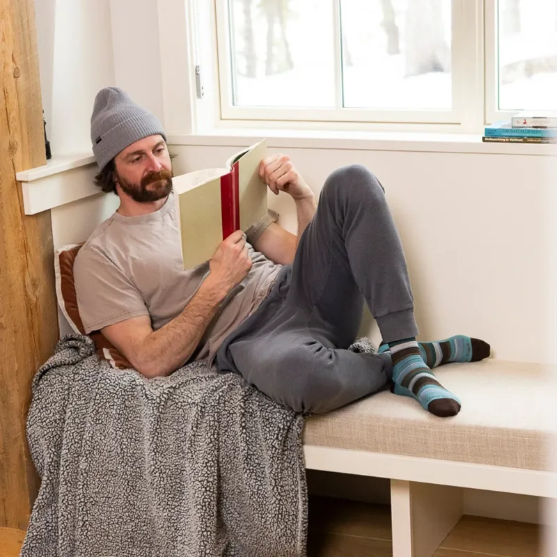 Darn Tough Druid Crew Lightweight No Cushion Lifestyle Socks in Aqua-2