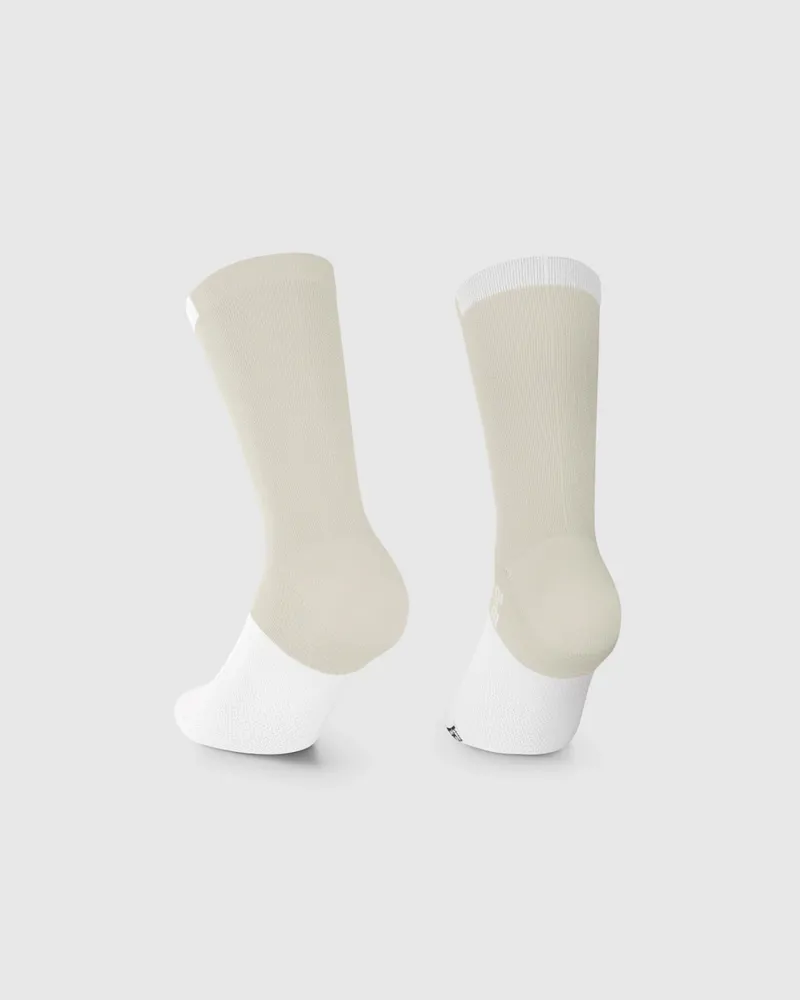 Assos GT Socks C2: Moon Sand-1