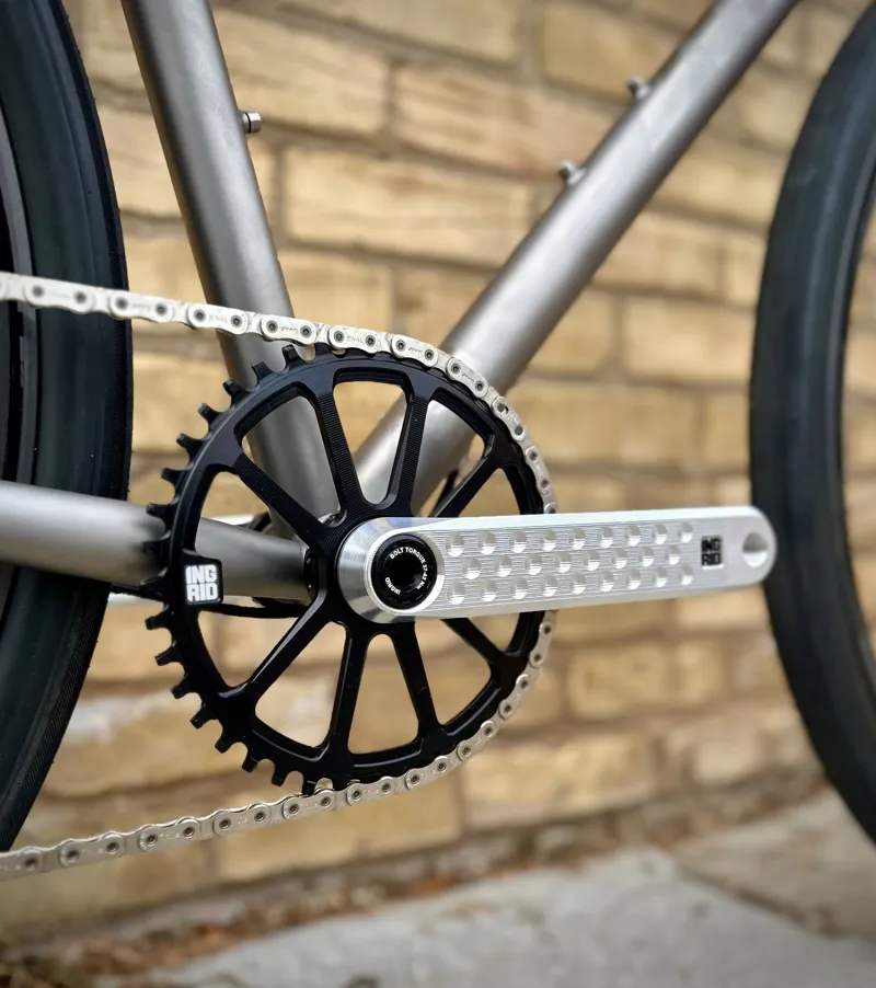 Mosaic GT2 AR Rival AXS GC3 Pro Carbon Wheels: Raw Titanium 54cm -4