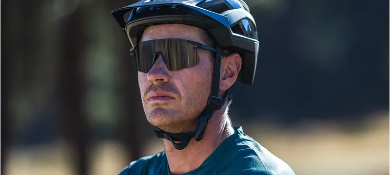 Tifosi Optics Moab XC Cycling Glasses in Blackout Smoke/AC Red/Clear-2
