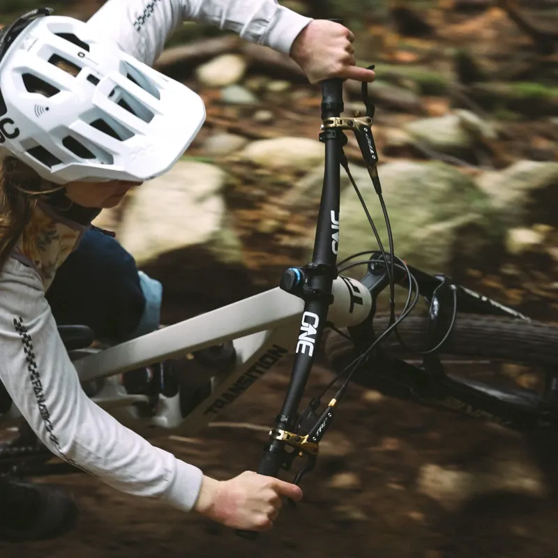 OneUp Components V2 Carbon Handlebar 35mm Rise 760mm Width-8