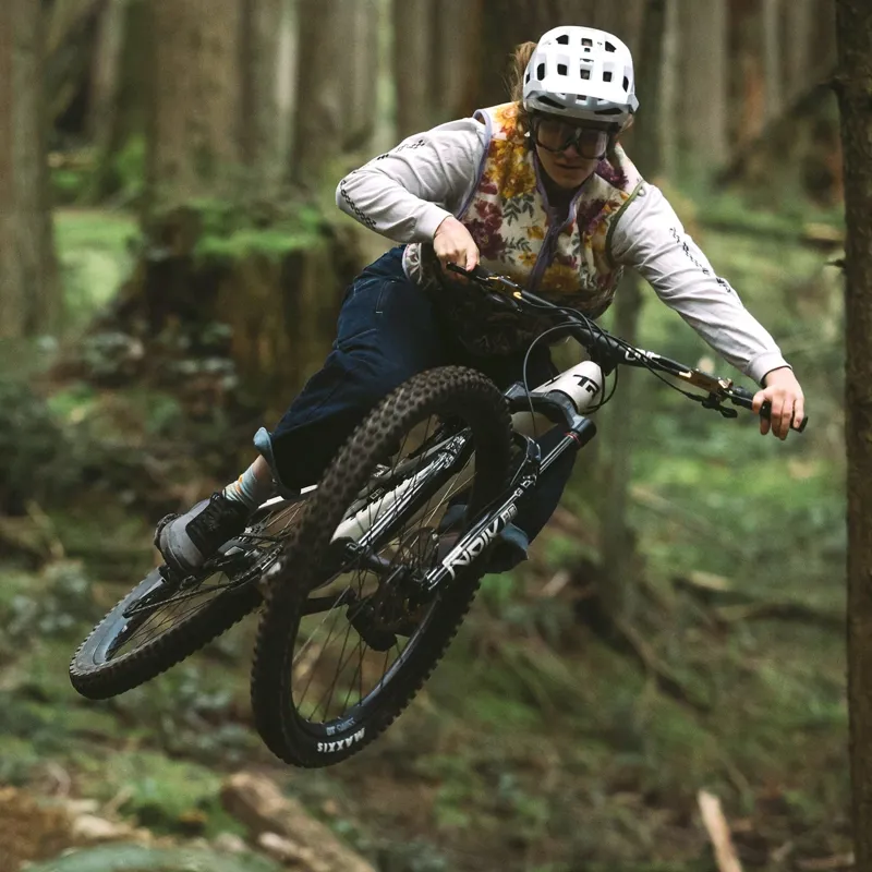 OneUp Components V2 Carbon Handlebar 35mm Rise 760mm Width-9