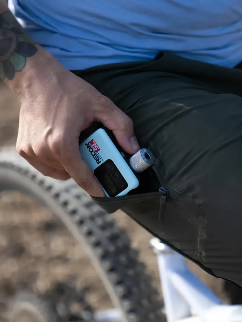 Viair Recon Mini SL Packable Rechargeable Cordless Tire Inflator-8