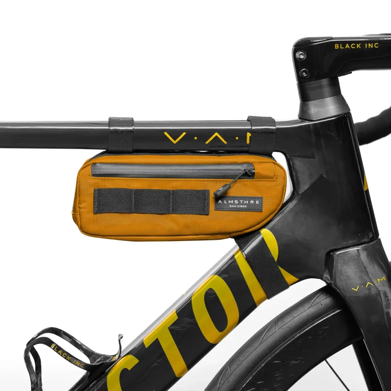 Almsthre Compact Frame Bag 0.9L in California Gold-1