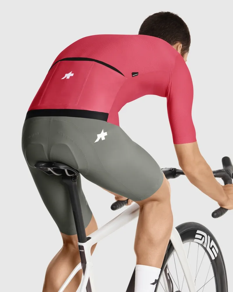 Assos Equipe R Jersey S11 in Deadly Berry-6