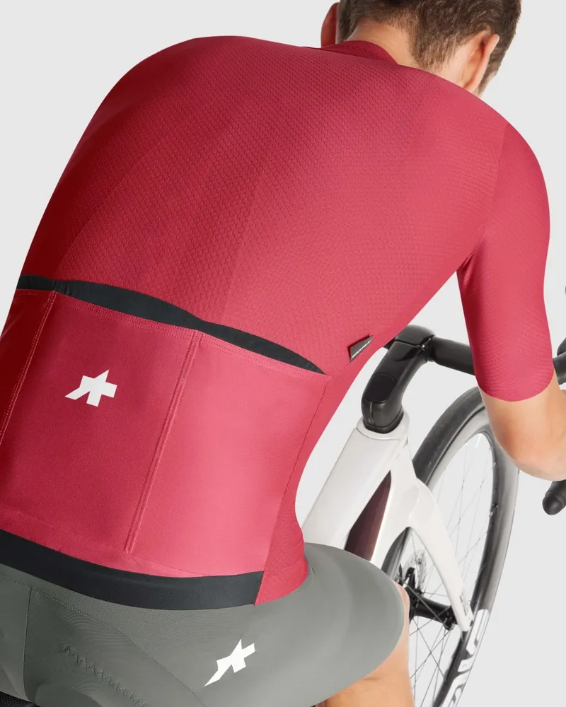 Assos Equipe R Jersey S11 in Deadly Berry-8
