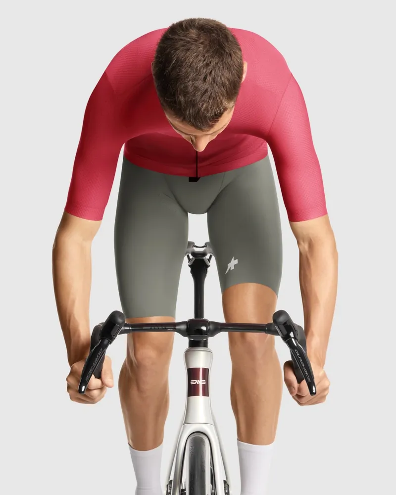 Assos Equipe R Jersey S11 in Deadly Berry-4