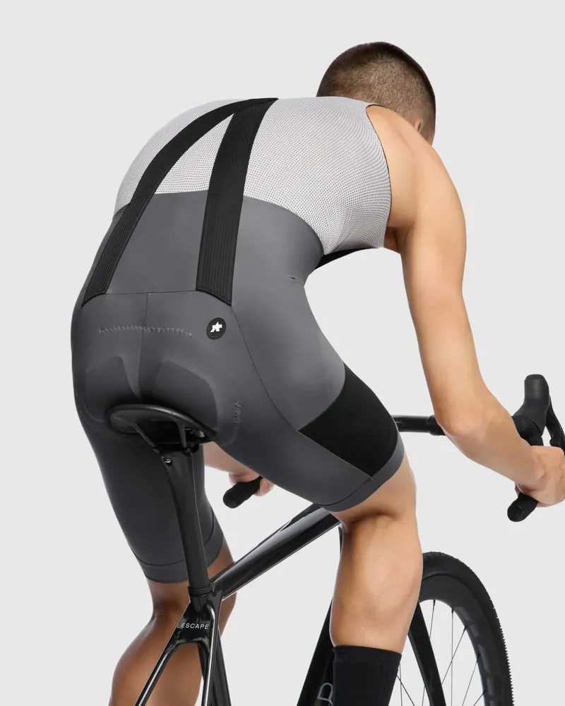 Assos Tactica Kieskafer Gravel Bib Shorts T5 in Robust Grey-5