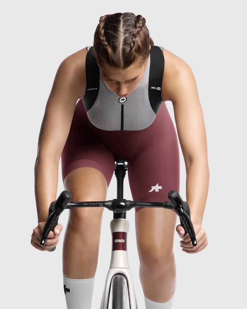Assos UMA GT Bib Shorts S11 in Burgundy Red-4
