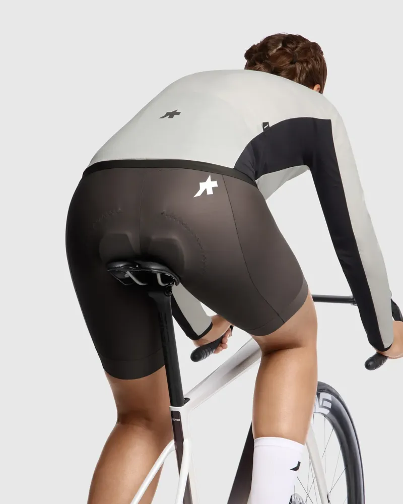 Assos UMA GT Wind Jacket S11 in Almond Milk-5