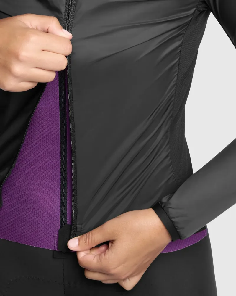 Assos UMA GT Wind Jacket S11 in Black Series-4