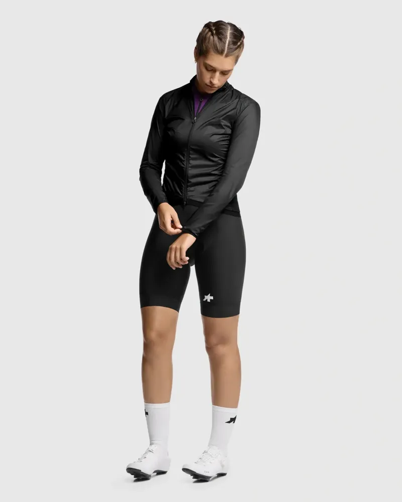 Assos UMA GT Wind Jacket S11 in Black Series-5