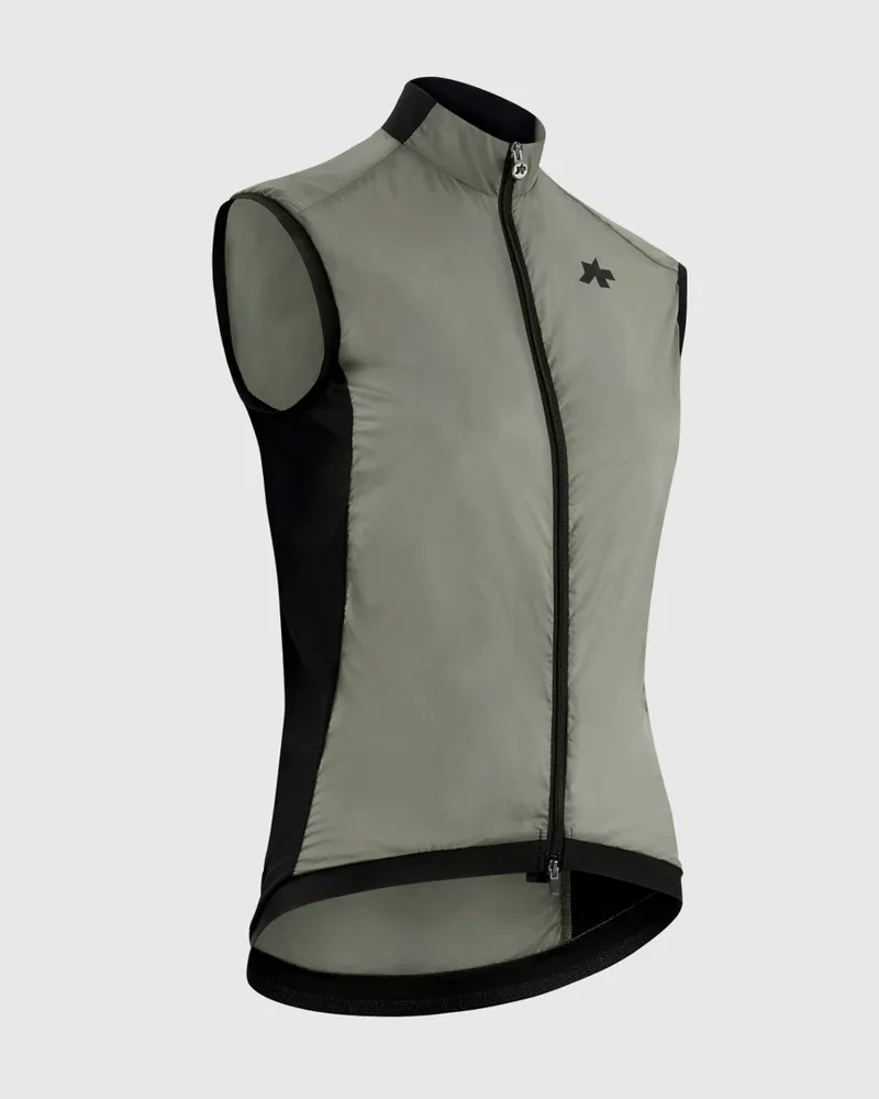 Assos UMA GT Wind Vest S11 in Edge Green-2