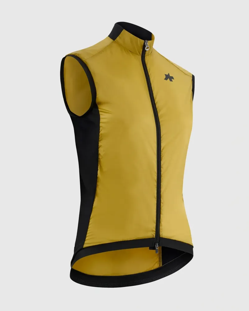Assos UMA GT Wind Vest S11 in Golden Yellow-2