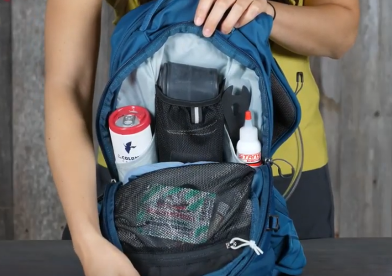 Osprey Raven 10 Women's Pack w/ Reservoir Blue Emerald -1