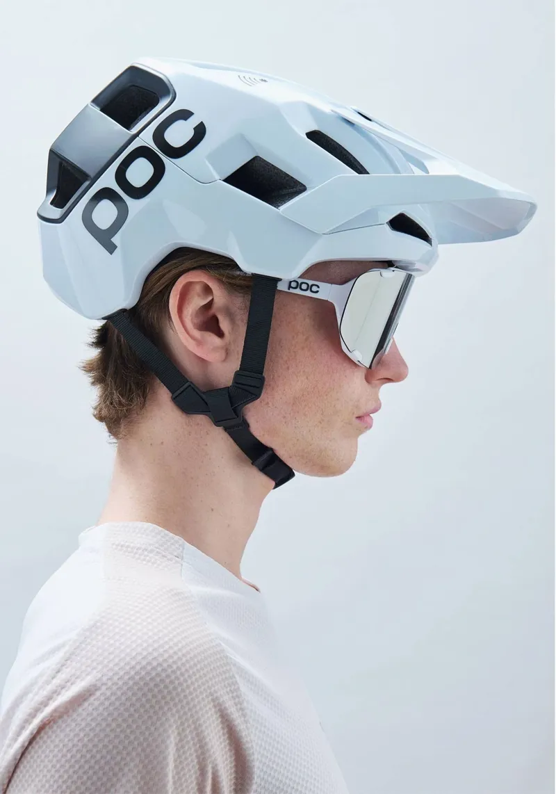 POC Devour Mid Bike Sunglasses + Extra Lens in Hydrogen White Clarity Road/Sunny Silver Cat. 3-5