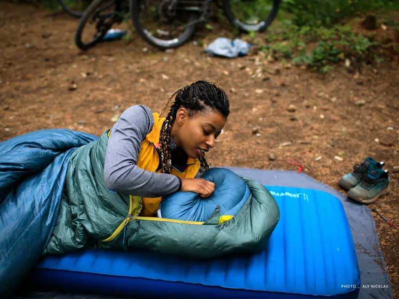 Therm-A-Rest Air Head Down Pillow Regular in Midnight Print-3