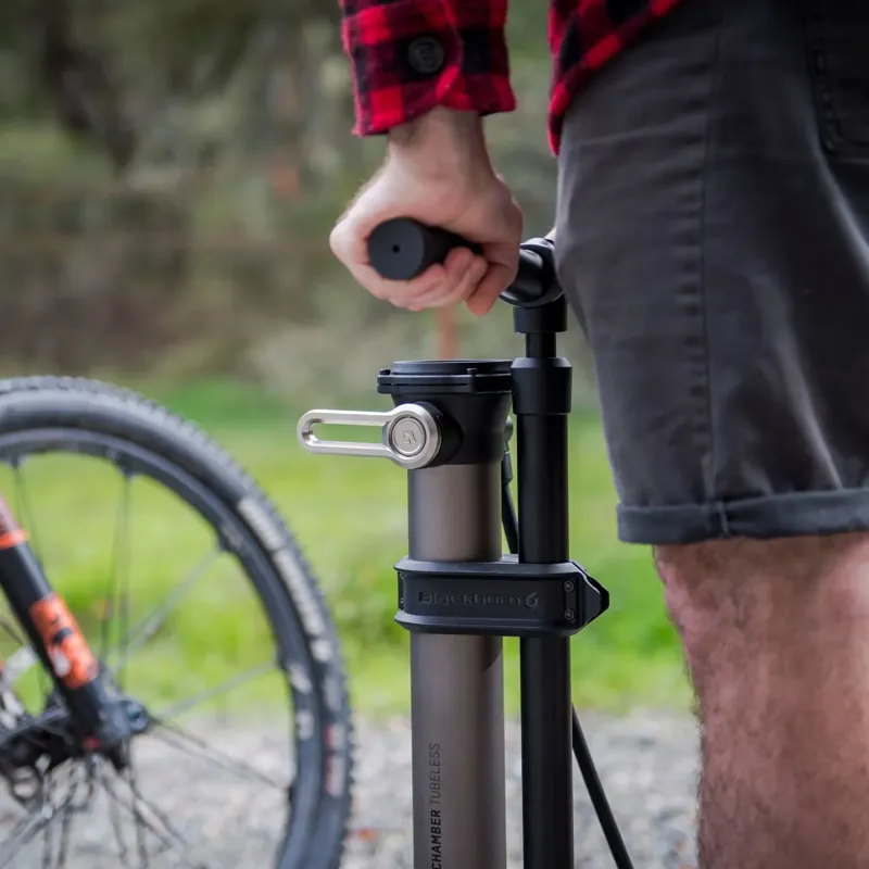 Blackburn Chamber Tubeless Floor Pump in Grey-5
