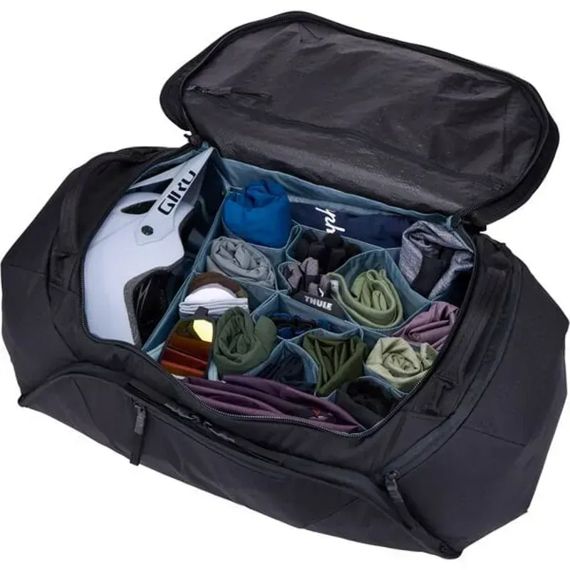 Thule RoundTrip Duffel in Black-4